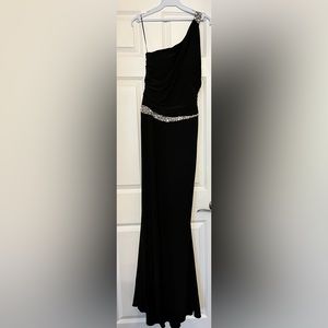 NWT JVN size 8 black prom dress.